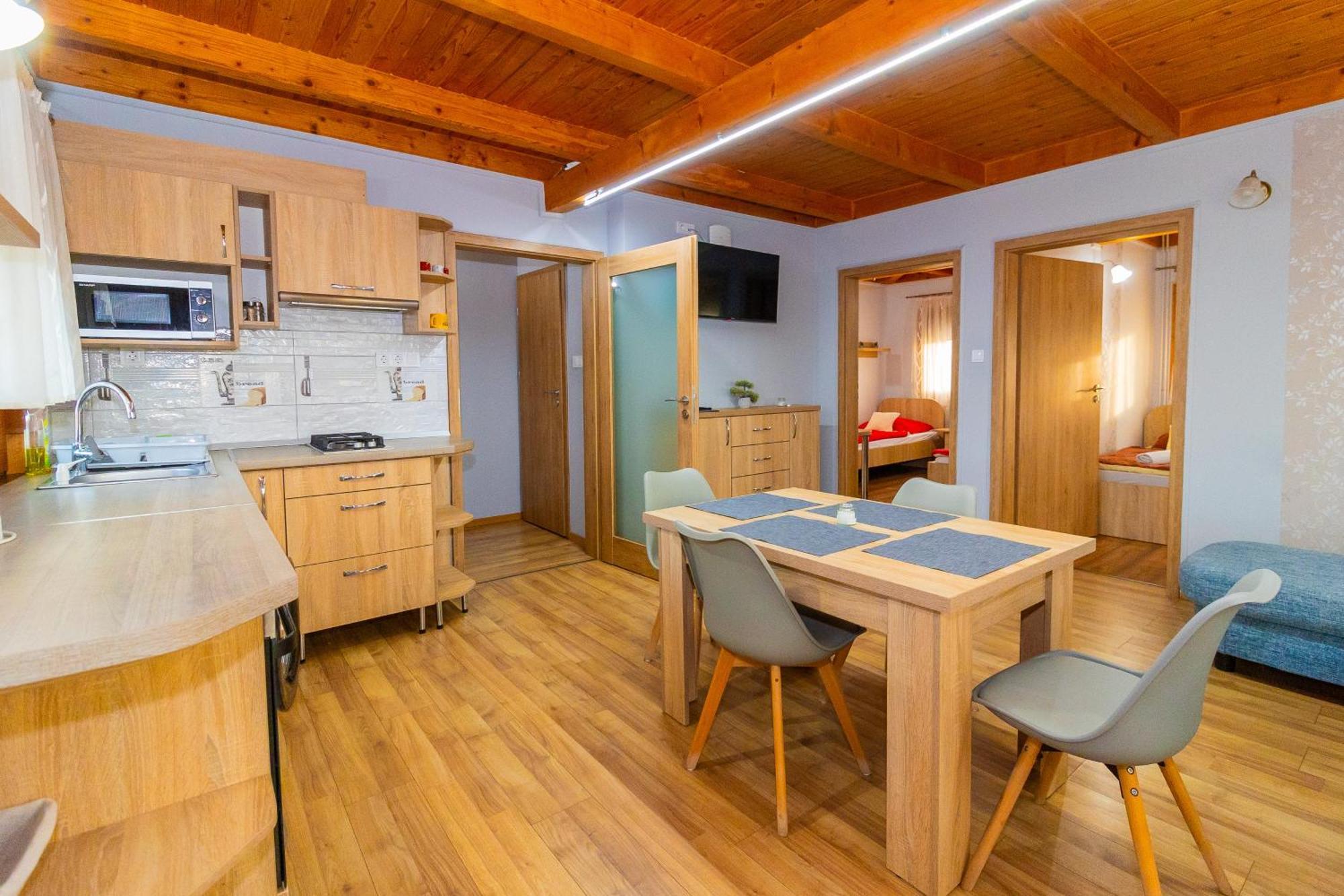 Tisza Panzio Es Apartman Тисауйварош Экстерьер фото