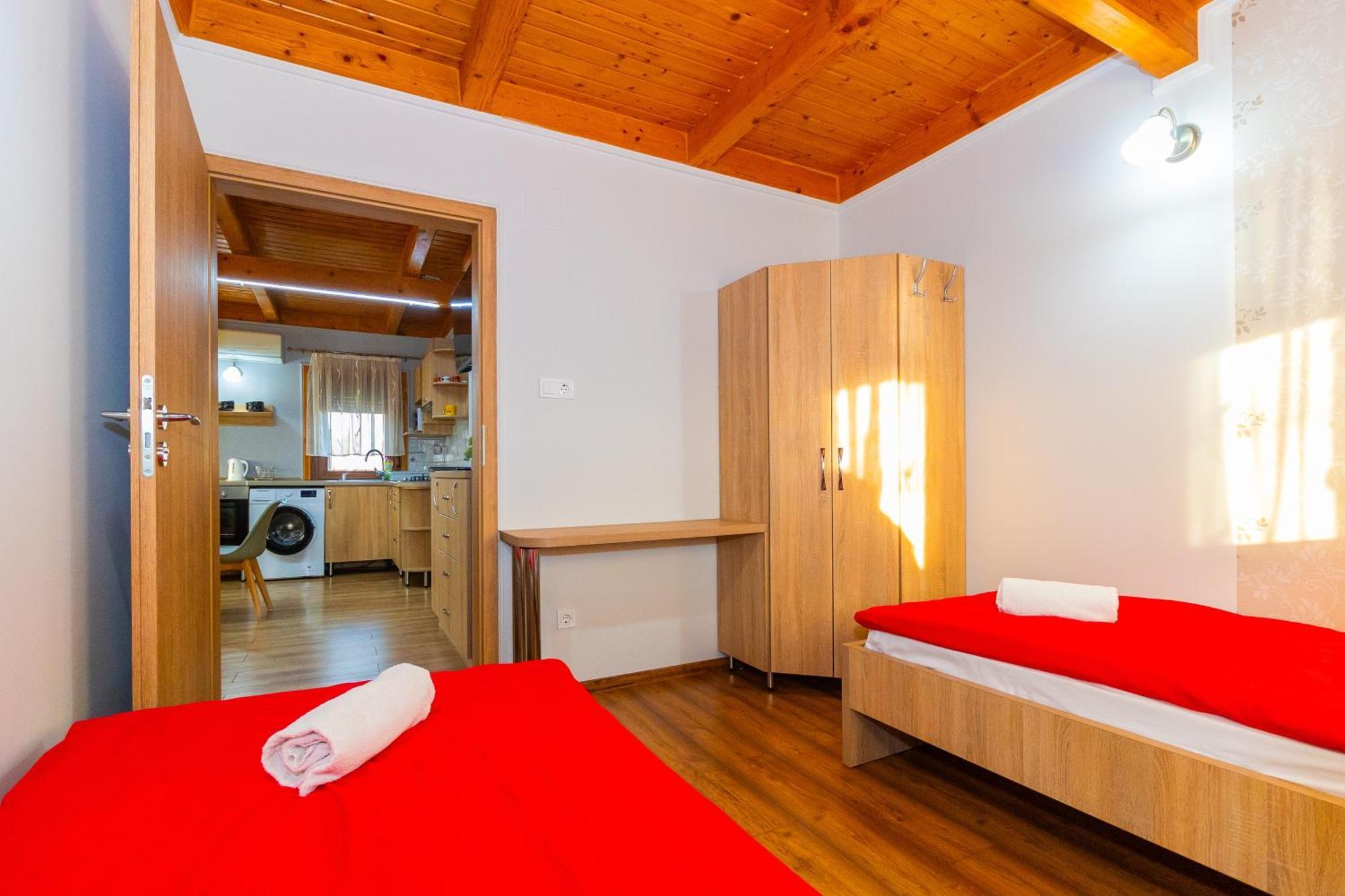 Tisza Panzio Es Apartman Тисауйварош Экстерьер фото